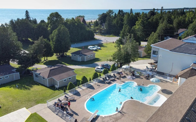 Sauble Beach Lodge