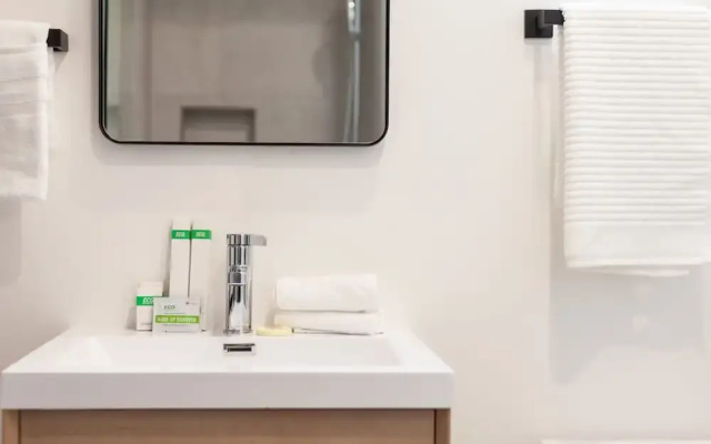 Scandinavian-style 1BR Apartment Built 2024 p80