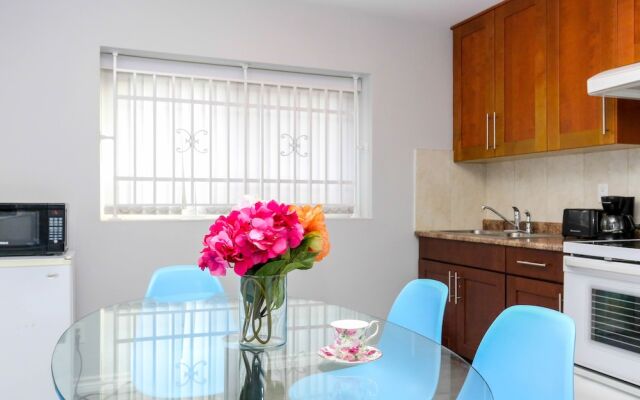 Family Home-Metrotown by Elevate Rooms