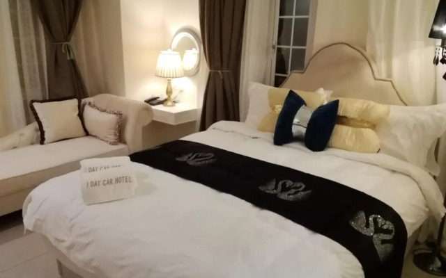 1 Day Car Hotel Station 18