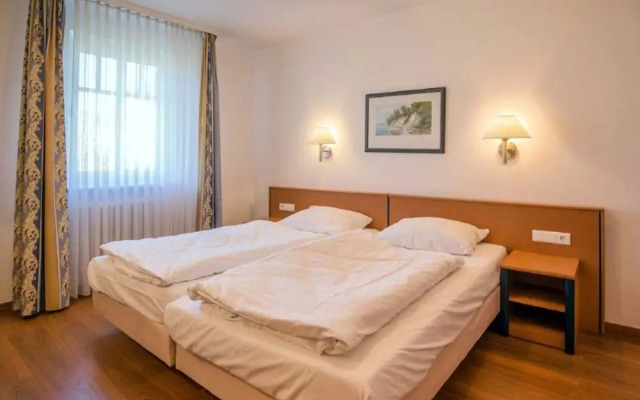 Comfy Apartment With 1 Bedroom and Balcony 53