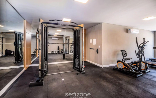 Apto de alto padrão em cond. 700m da praia CCI210