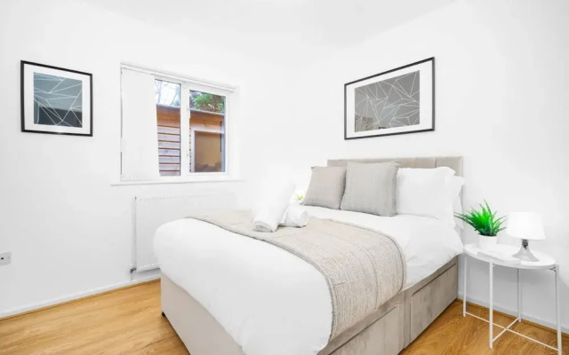 Home With Garden in Sutton Coldfield