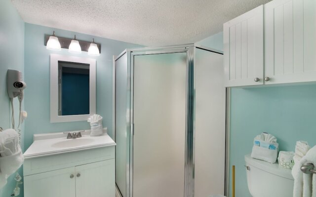 Pelican Beach 0710 1 Bedroom Condo by Pelican Beach Management