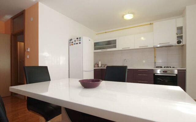 Apartment 1920