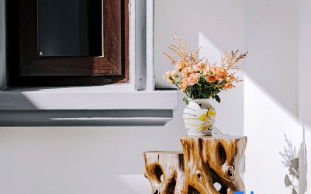 Yansheng Jingyue Designer Hot Spring B & B