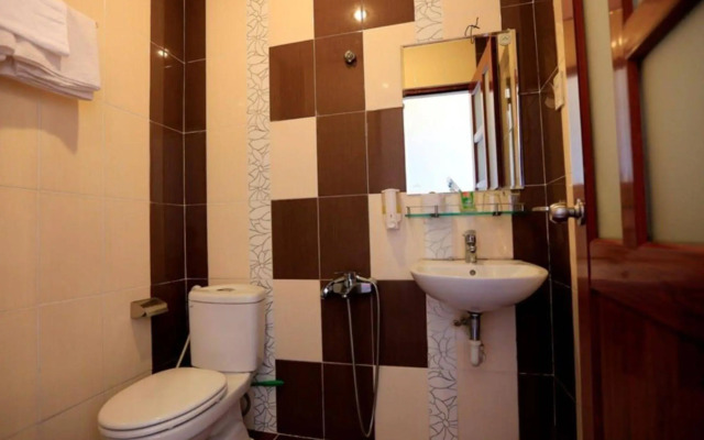 Tuan Viet Hotel