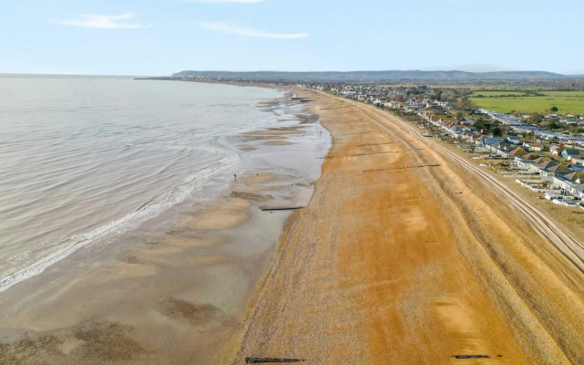 The Coastal Crab - Family-friendly Three-bed Beach House in Pevensey