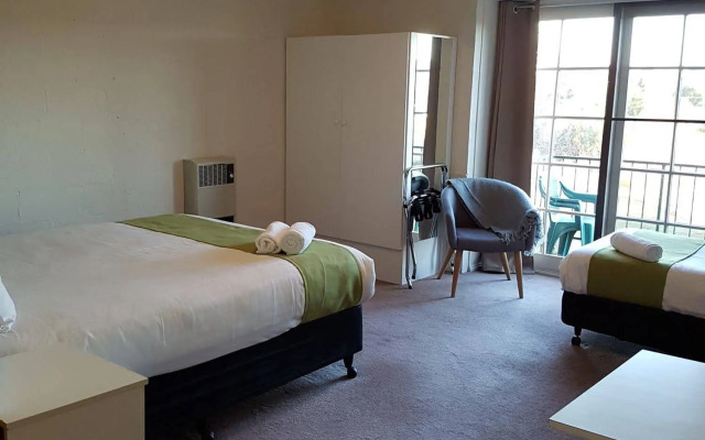 Alanvale Apartments & Motor Inn