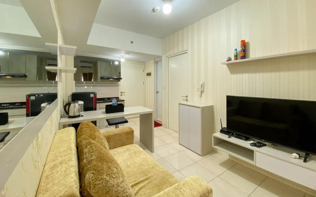 Homey And Comfort 2Br At Springlake Summarecon Bekasi Apartment