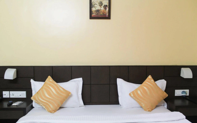 FabHotel Arya International Elgin Road