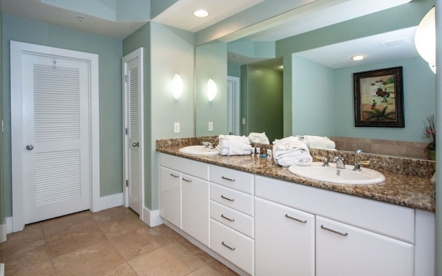 Crd1102 4 Bedroom Condo