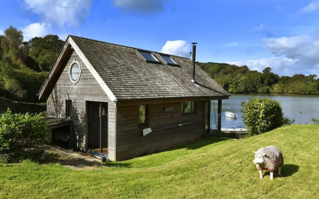 Water Edge House Boathouse