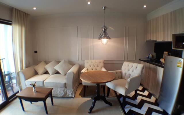 Venetian Signature Condo by Immy