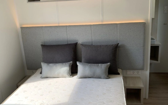 Inviting Mobile Home in Auw near Lake & City Center