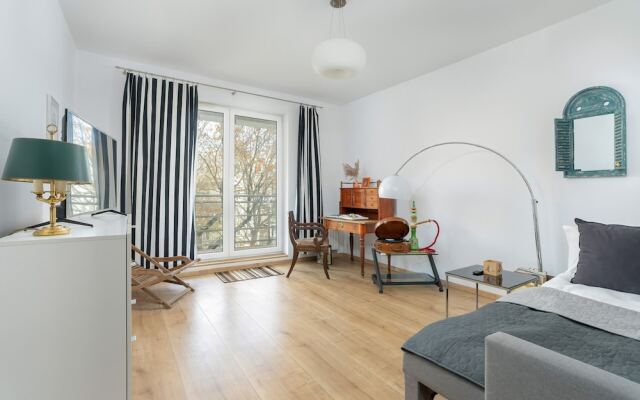 Studio With Balcony Poznań by Renters