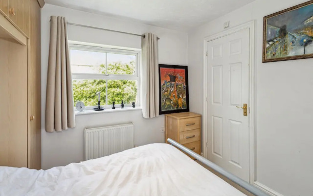 Urban Oasis - Modern 2B/2B Retreat Near Nature