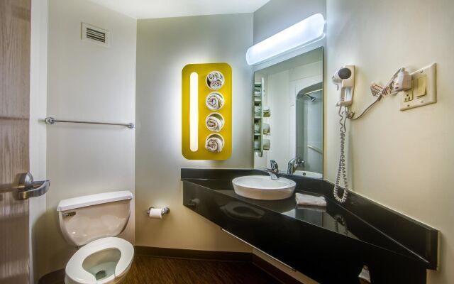 Motel 6 Burlington, ON - Toronto West - Oakville