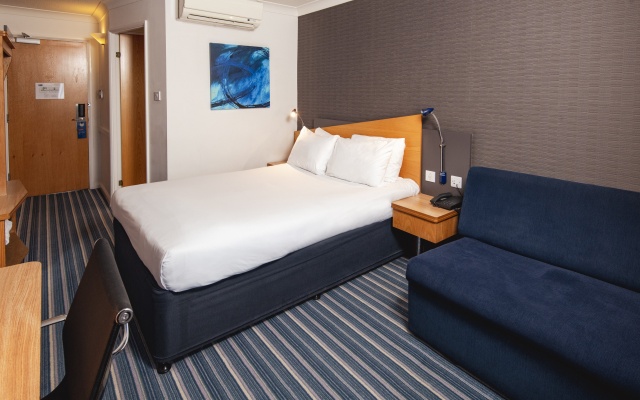 Holiday Inn Express Birmingham - Snow Hill by IHG - Image 4