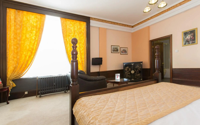 Britannia Adelphi Hotel