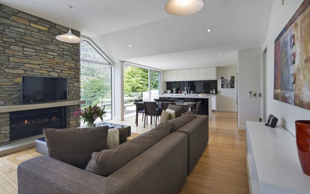 Riverview Retreat