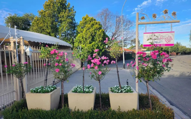 Villa Rose Cottages