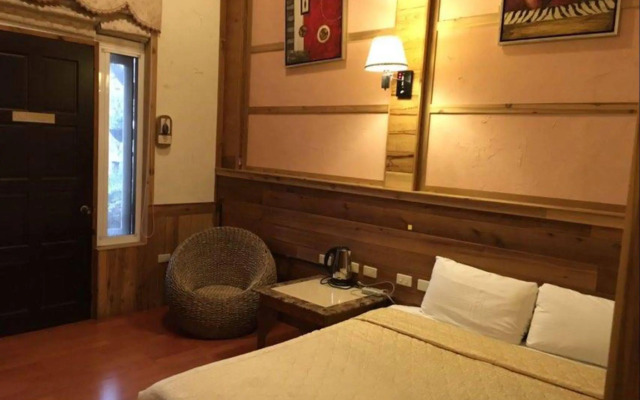 Shiyai Taoyuan B & B