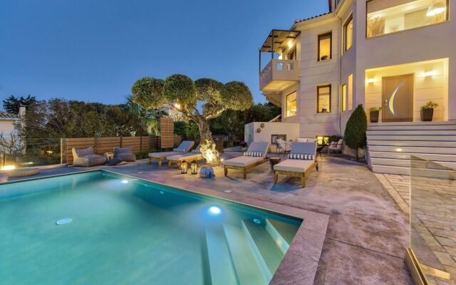 Pasithea Elegant Villa