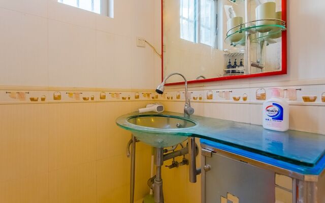 Locals Boutique Apartment Jiuzhou Port.7