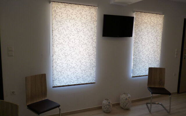 Ilianthos Apartments & Studios