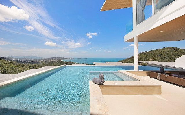 4BR-Luxurious Private Pool Villa Oasis