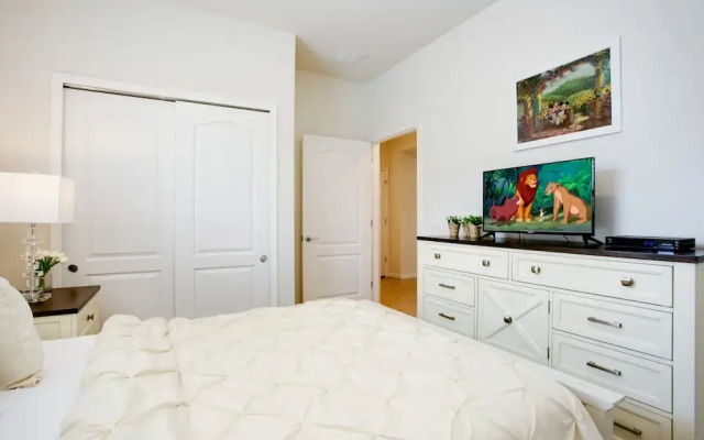 5 Bdrm 5 Bathrm Home at Solterra
