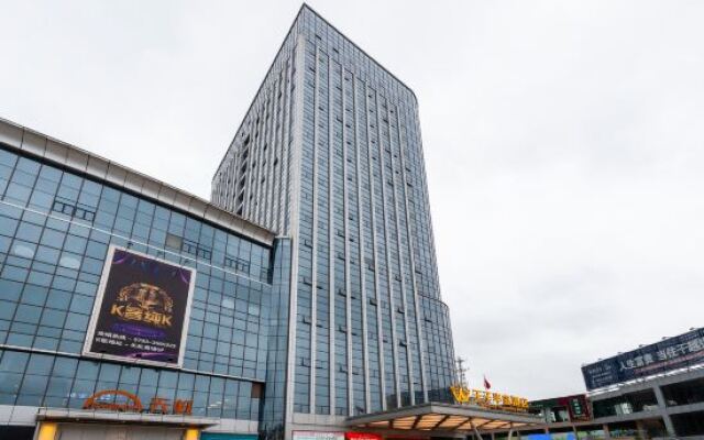 Prince Peninsula Hotel