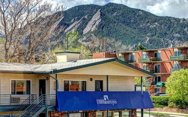 Boulder University Inn