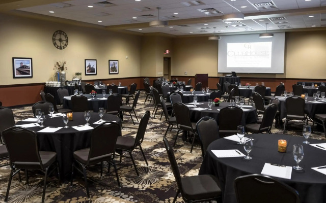 ClubHouse Hotel & Suites - Fargo