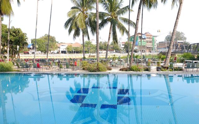 Diamond River Ping Petch-Ngam Hotel