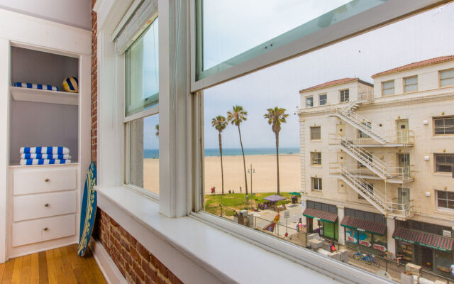 Venice Beach Suites & Hotel