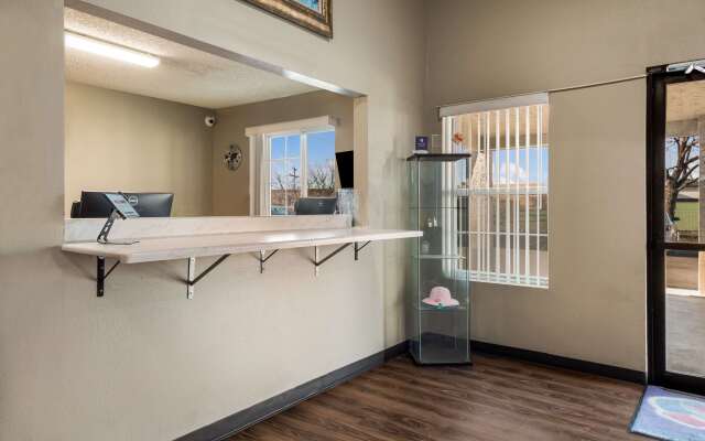 Econo Lodge San Antonio near SeaWorld - Medical Center