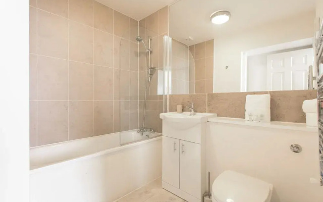 Platinum Apartment Mornington Crescent 9986