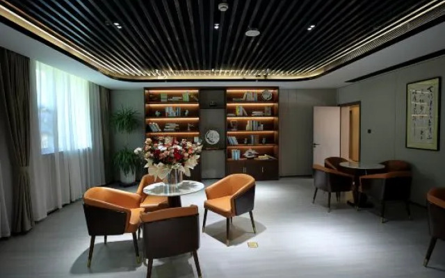 Hong Qing Lou Hotel
