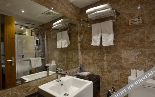 Taizhou Songgu Yunshang Hotel (Huangyan District Government Wuyue Plaza)