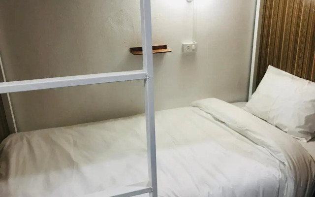 Naga Hostel & Café