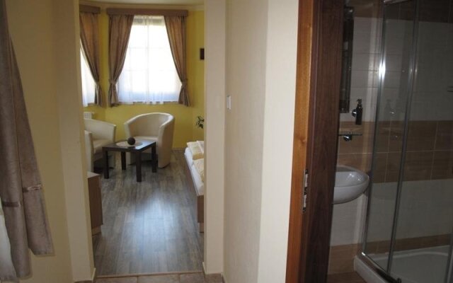 Penzion - Restaurace Na Mýtě