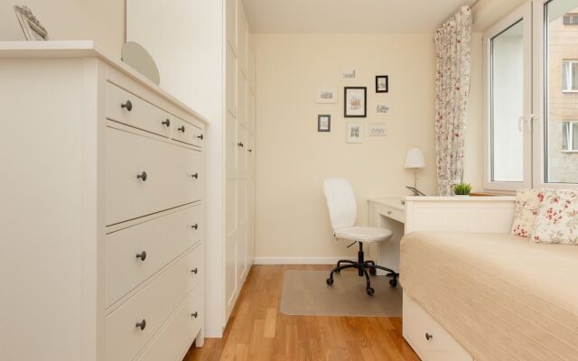 2-beedroom Zurawia by Renters