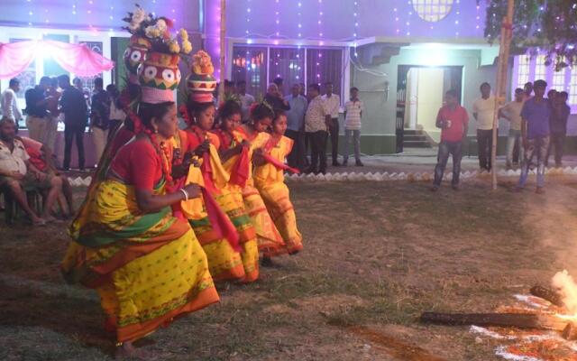 Jhargram Eshani Hotels and Guest House