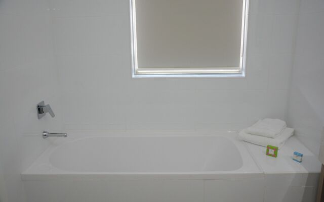 Ratsun Nadi Airport Apartment Hotel