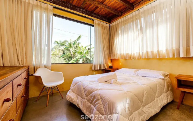 3BR Duplex w/ BBQ & Garage Near Beach Emb686