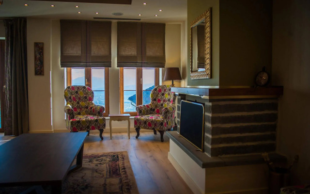 Arktos Mountain Hotel