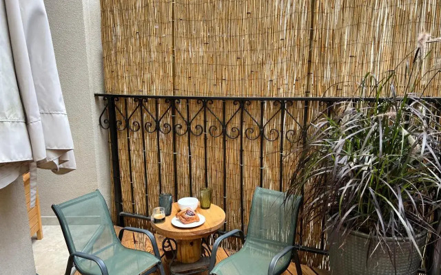 Amazing flat with garden, Vinohrady near center