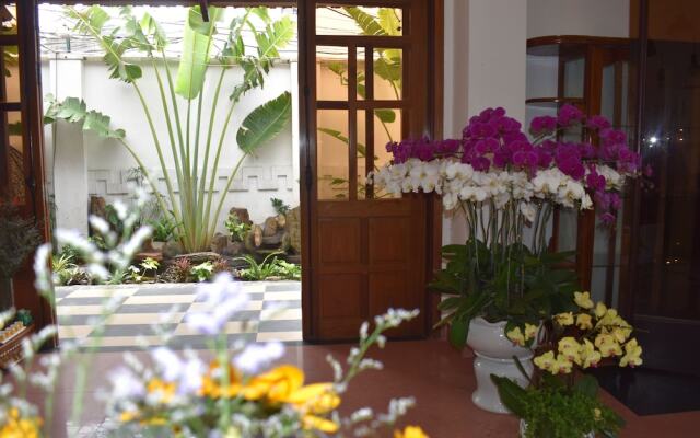 V.I.P's House  2